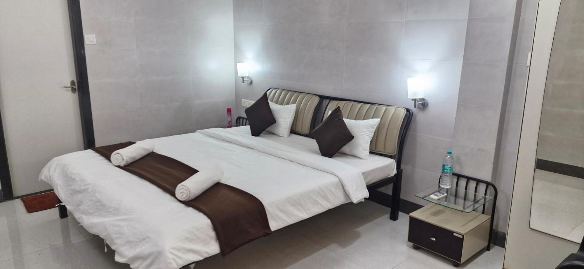 Haven Apartment Inn Baga Beach Bagian luar foto
